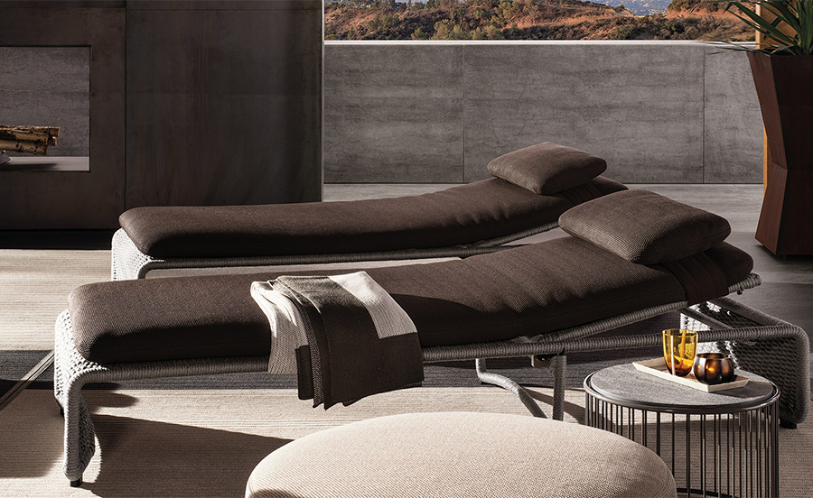 Halley Chaise